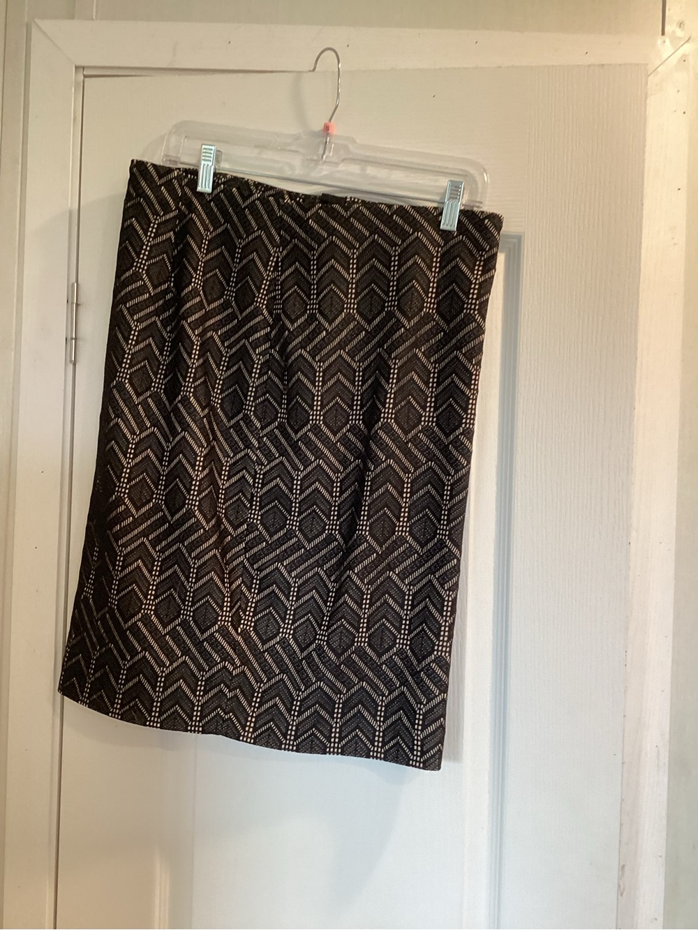 Ann Taylor Black and Cream Geometric Pencil Skirt 6 EUC